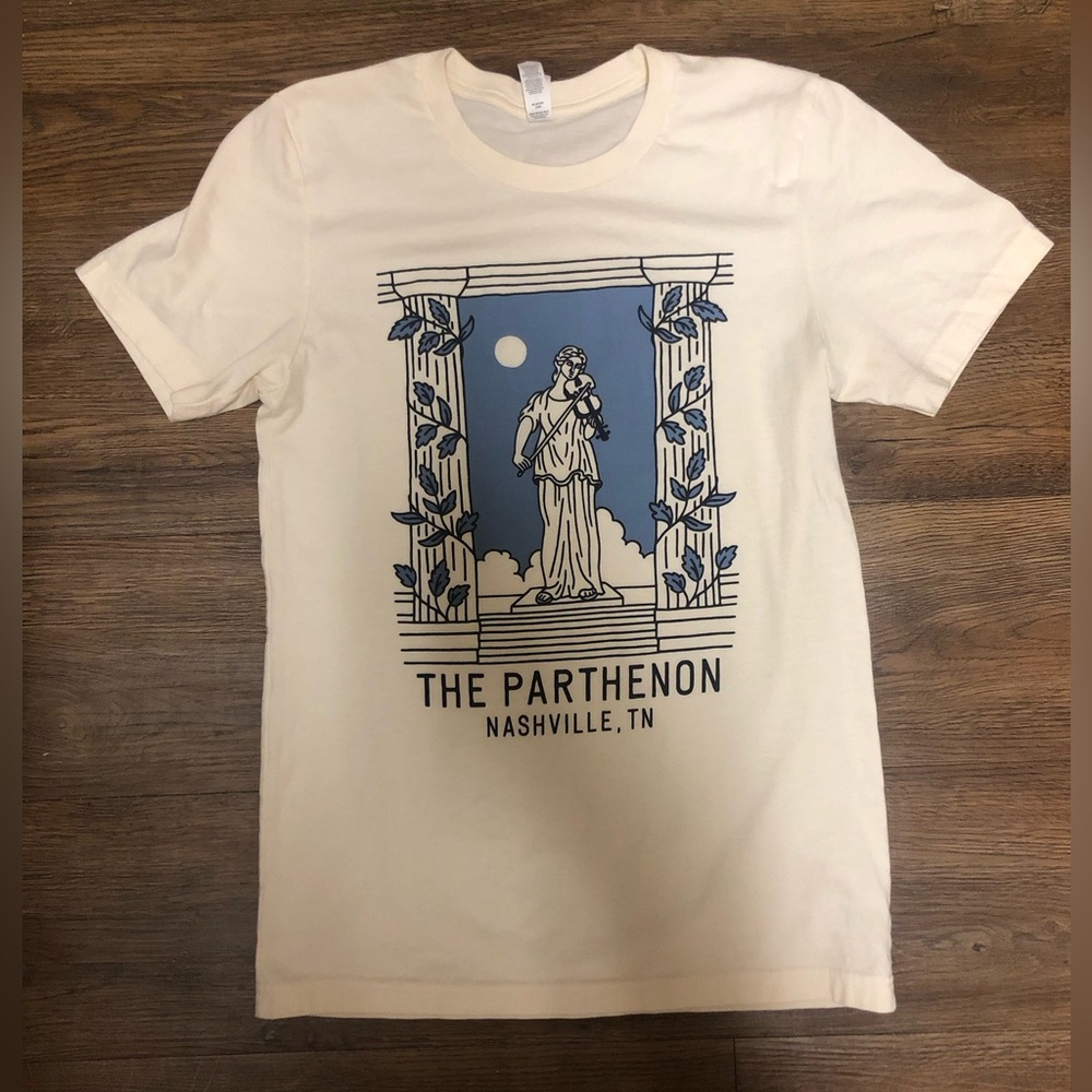 The Parthenon Nashville, TN cream / blue Athena violin tee small